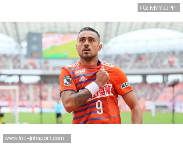 莱昂纳多足球运动员的辉煌历程与对足球的热爱之旅 莱昂纳多足球运动员的辉煌历程与对足球的热爱之旅